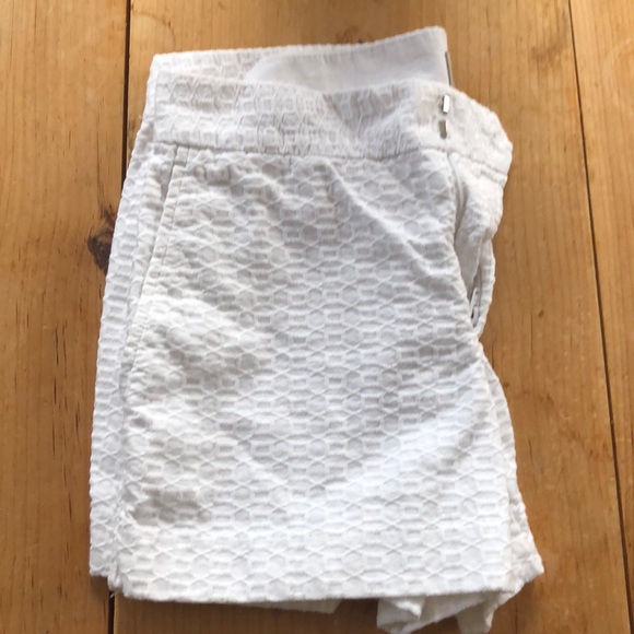 Banana Republic White Shorts - Picture 3 of 3